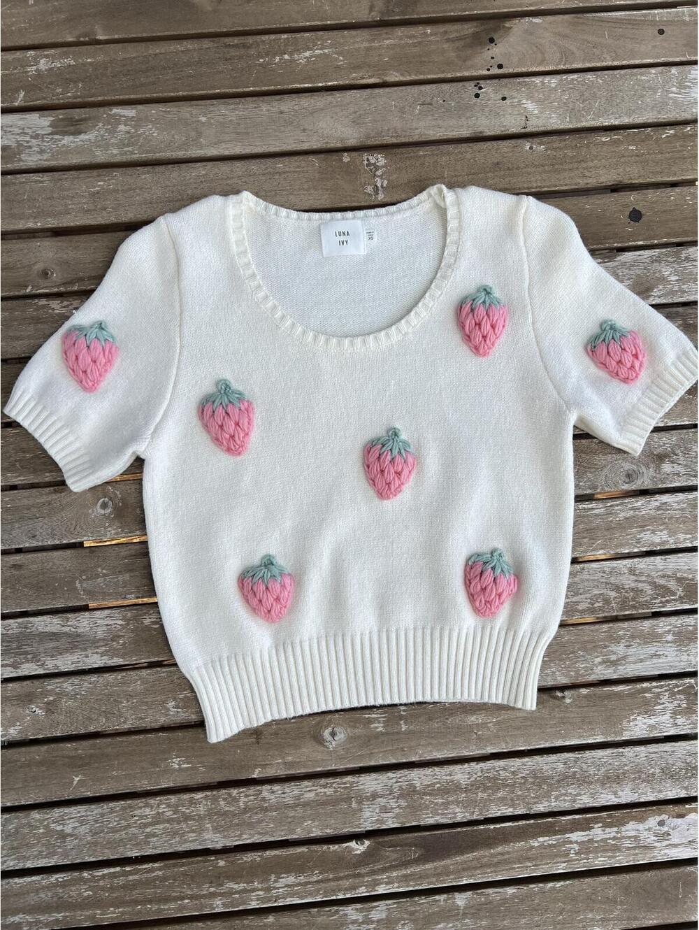Anthropologie, Luna Ivy  strawberry top